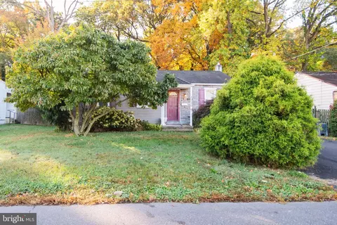 2320 Dixon Ave, Croydon, PA 19021