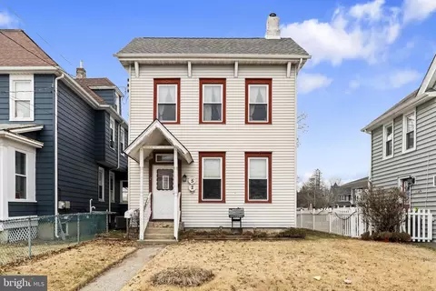 52 Green St, Morrisville, PA 19067