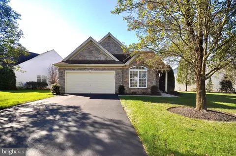 753 S Settlers Cir, Warrington, PA 18976