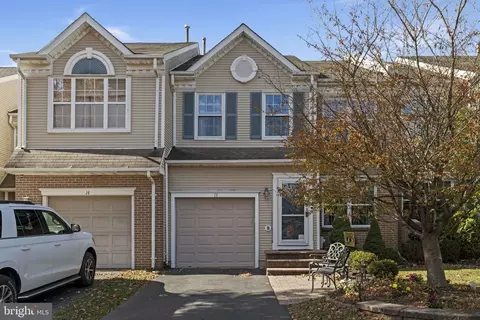 13 Sparrow Walk, Newtown, PA 18940
