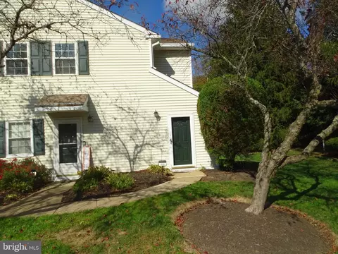 406 Steamboat Station Dr, Southampton, PA 18966