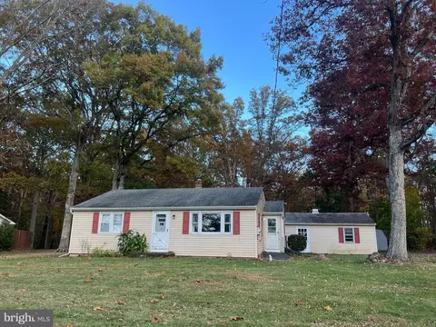 3183 Bedminster Rd, Ottsville, PA 18942