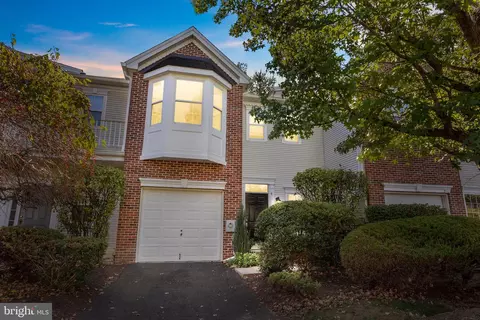 4 Tankard Ln, Washington Crossing, PA 18977
