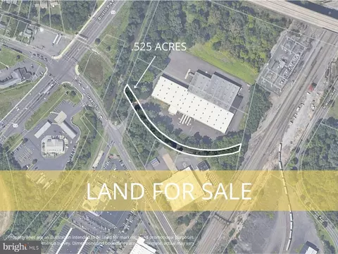 61 E Green Ln, Bristol, PA 19007