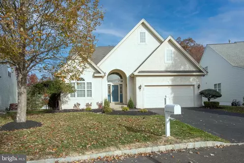 625 N Settlers Cir, Warrington, PA 18976