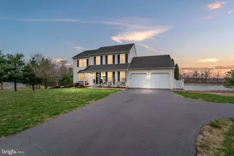 3204 Dovecote Dr, Quakertown, PA 18951