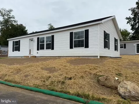 965 Eleanor Ln, Sellersville, PA 18960