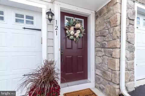 121 Arbor Blvd, Perkasie, PA 18944