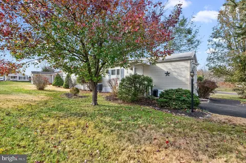 92 Robin Ln, Sellersville, PA 18960