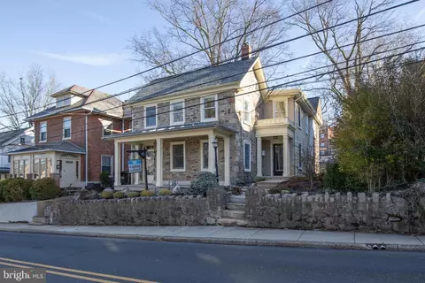 169 N Main St, Doylestown, PA 18901