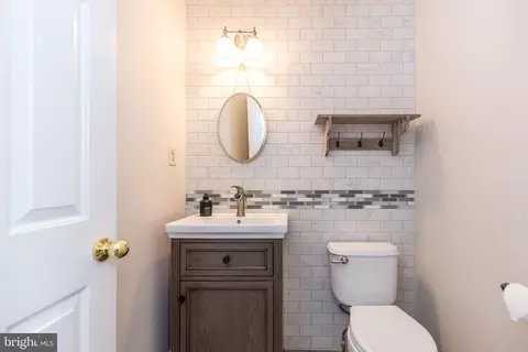 Bath - 29 Kulp Rd E, Chalfont, PA 18914 photo 1 of 6