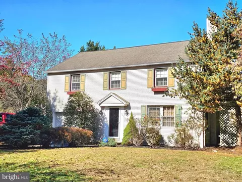 243 Linden Ln, Riegelsville, PA 18077