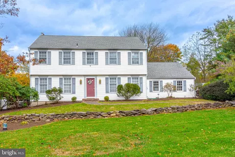 21 Woods End Dr, Doylestown, PA 18902