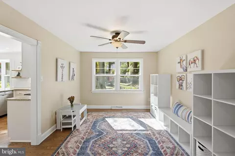 Entry Way - 1237 University Dr, Yardley, PA 19067 photo 3 of 3