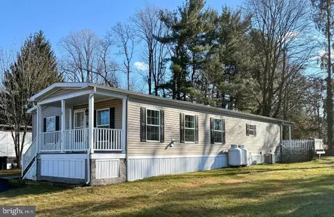 250 Wooded Dr, Doylestown, PA 18901