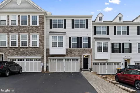 30139 Hickory Ln, Langhorne, PA 19047