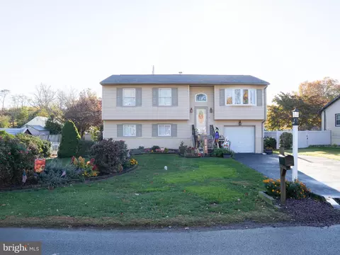 5651 Terrace Ave, Bensalem, PA 19020
