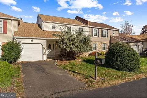 217 Pebble Ct, Chalfont, PA 18914