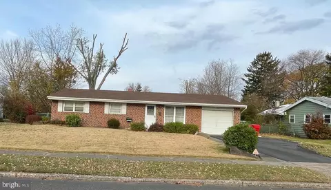 1421 Bradley Ln, Warminster, PA 18974