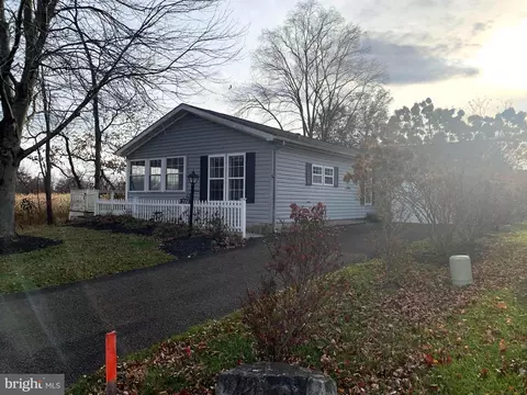 214 Dove Ct, New Hope, PA 18938