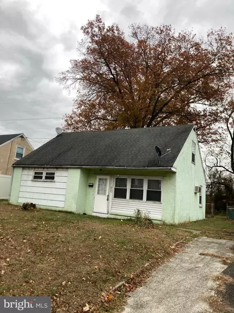 810 Winder Dr, Bristol, PA 19007