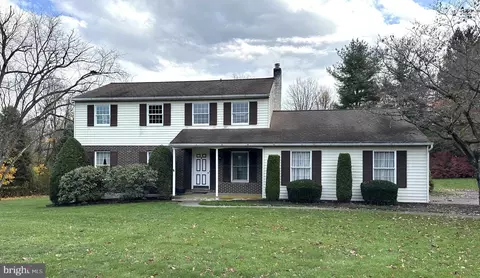 2004 Evergreen Dr, Perkasie, PA 18944