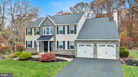 4000 Miriam Dr, Doylestown, PA 18902
