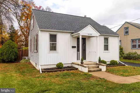 Exterior - 2133 Maple Ave, Croydon, PA 19021 photo 2 of 6