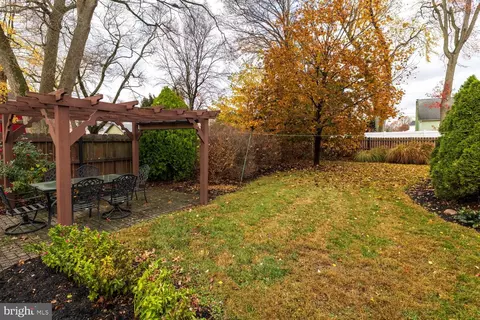 Exterior - 2133 Maple Ave, Croydon, PA 19021 photo 3 of 6