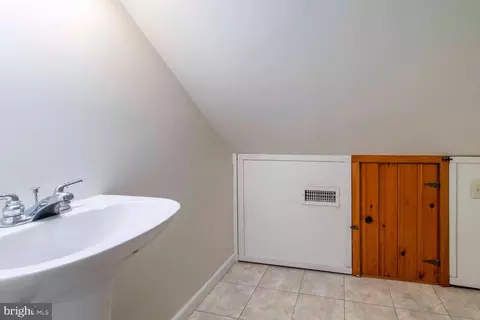 Entry Way - 2133 Maple Ave, Croydon, PA 19021 photo 4 of 5