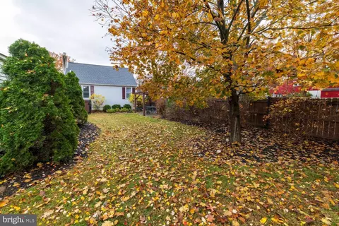 Exterior - 2133 Maple Ave, Croydon, PA 19021 photo 6 of 6