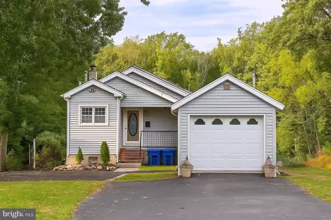 509 Neshaminy Rd, Croydon, PA 19021
