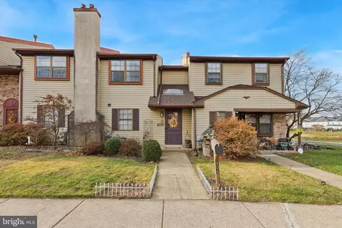 904 Andover Pl, Warminster, PA 18974