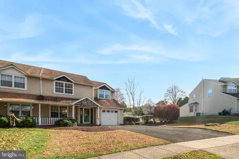 21 Tree Bark Ln, Southampton, PA 18966