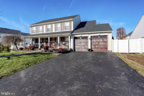 242 Snapdragon St, Warrington, PA 18976