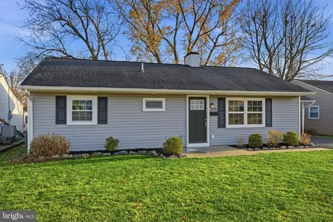 208 Trenton Rd, Fairless Hills, PA 19030