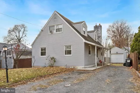 820 Keystone St, Croydon, PA 19021