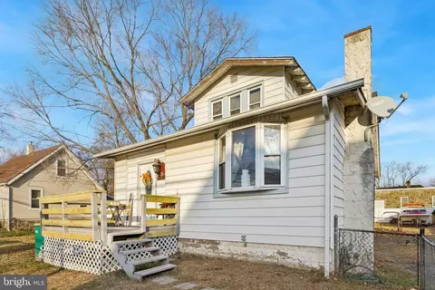 405 Cedar Ave, Croydon, PA 19021