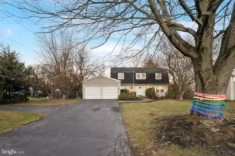 1905 Palomino Dr, Warrington, PA 18976