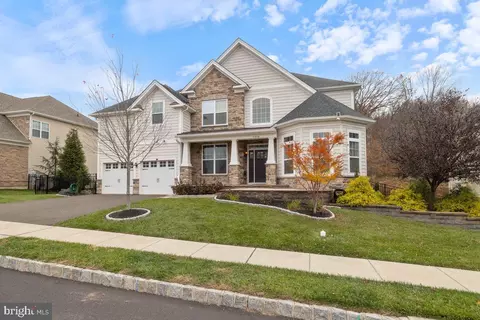 1376 Memorial Dr, Warwick, PA 18974