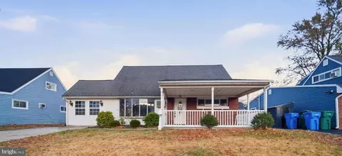 58 Jolly Ln, Levittown, PA 19055