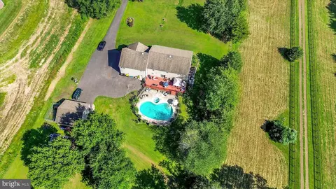 1010 Sweetbriar Rd, Perkasie, PA 18944