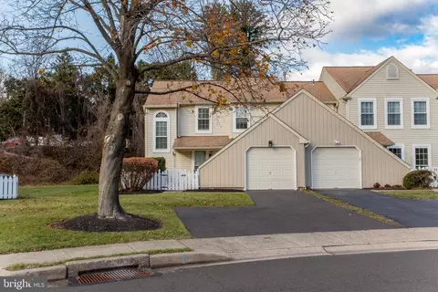 1811 Hennessy Dr, Southampton, PA 18966