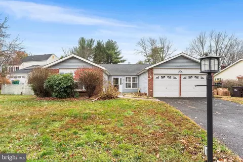 4 Westwood Ct, Newtown, PA 18940