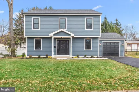 215 N Franklin St, Doylestown, PA 18901