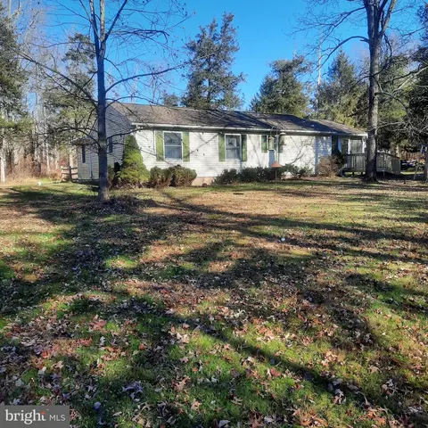 387 Park Dr W, Kintnersville, PA 18930