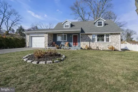5042 Hillside, Bensalem, PA 19020