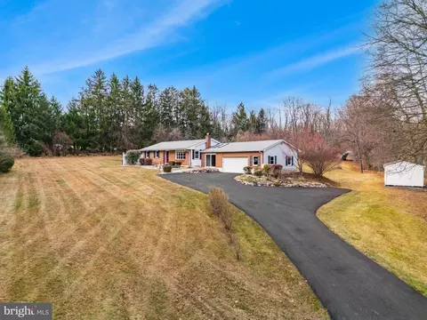 961 Passer Rd, Coopersburg, PA 18036