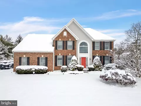 4 Dorchester Ln, Newtown, PA 18940