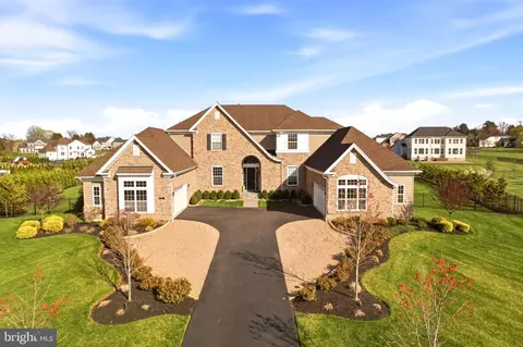 3 Cumberland Cir, Ivyland, PA 18974